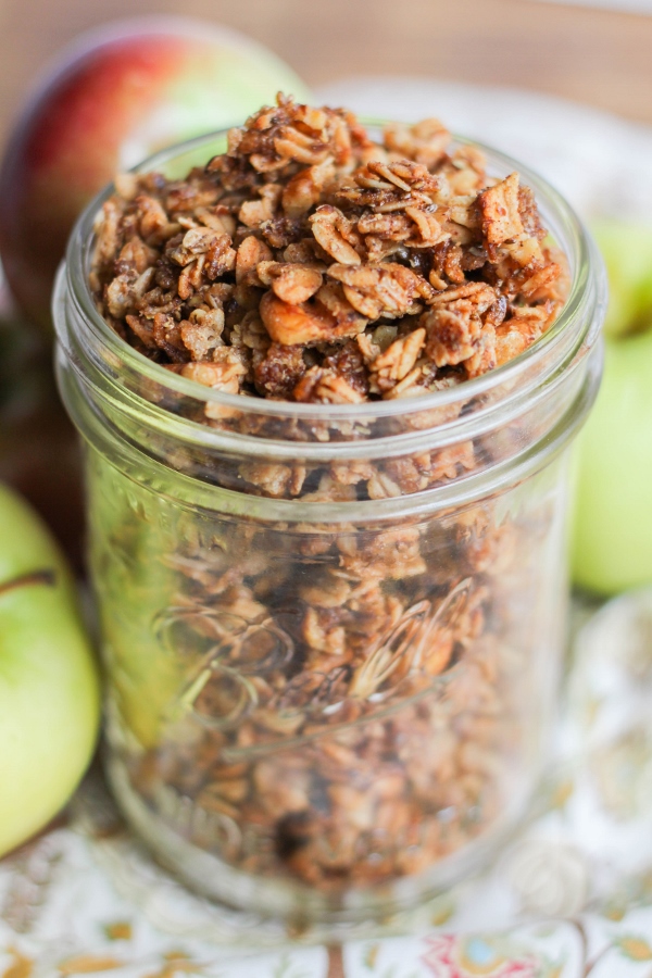 Apple Pie Granola Clusters > Michigan Apple Committee